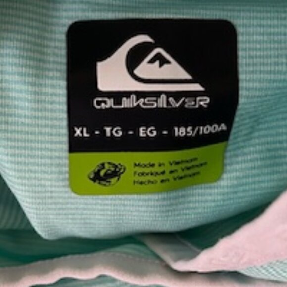 Quicksilver rashguard with hoodie Size XL - Picture 5 of 5